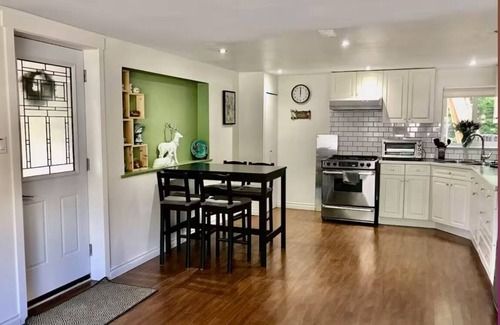 Coquitlam House | Family Gathering Beachside Retreat in port moody