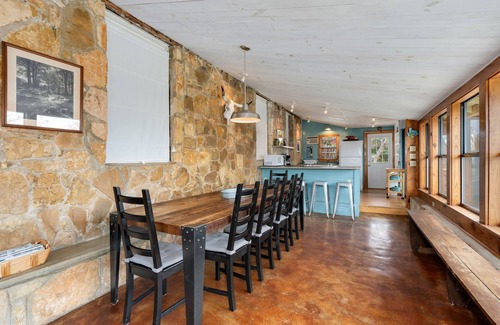 Bandera House | Family gathering favorite! Rare & private Medina river access! 5 min to Bandera!