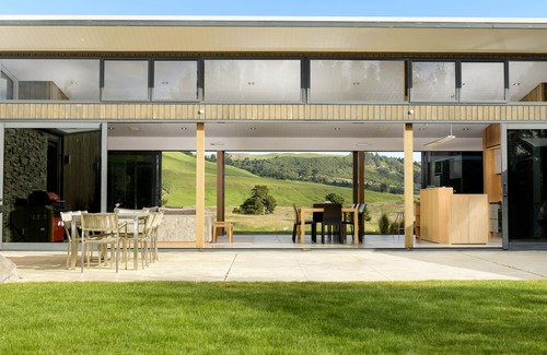 Kinloch House | Family gatherings are made for a place like this. Architecturally superb home !