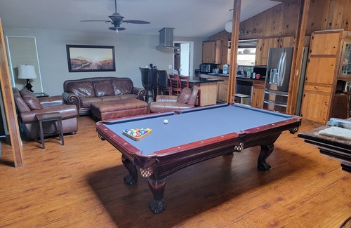 Serra Mesa House | Family Gatherings, Pool Table, Ping Pong, Hot Tub Fun!