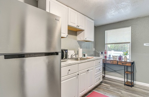 Bearss Plaza House | Family Getaway 11 Mi to Dtwn Tampa: Pets Welcome!