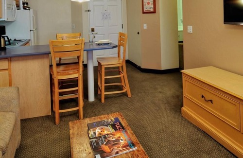 Palo Verde House | Family Getaway! 2 Awesome Units, Kitchen, Pool, Close to Pima Air Museum