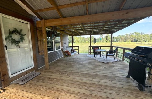 Bush House | Family Getaway 45 Acres