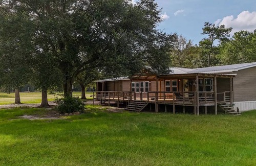 Bush House | Family Getaway 45 Acres