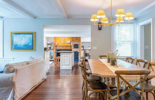 Portsmouth House | Family Getaway Bridal gathering Retreat 13