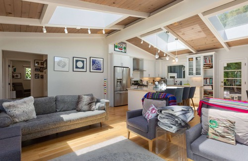 Almonte House | Family Getaway! Charming & Bright Mill Valley Home