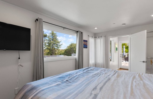 Almonte House | Family Getaway! Charming & Bright Mill Valley Home