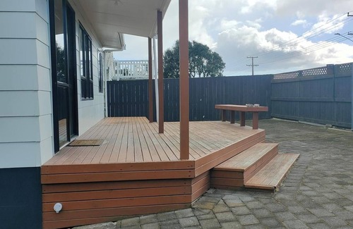 Pukehina House | Family Getaway Glenfinnan