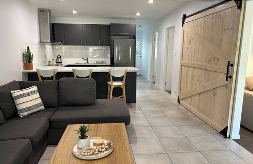 Tin Can Bay Apartment | Family getaway on the waterfront of Tin Can Bay