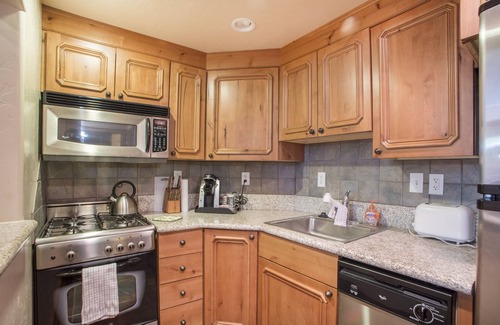 Sunburst Ranch Villa | Family Getaway~Pool, Tubing, Skiing, & Ice Castles Villa 1065-1