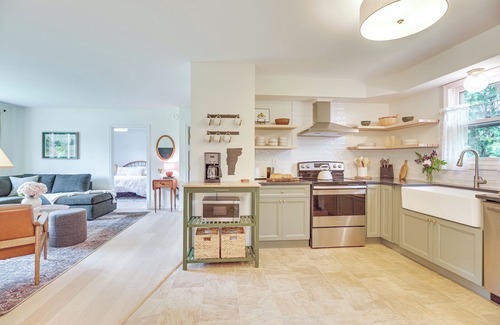 Colchester Apartment | Family Getaway w/Deck: 3 Mi to Lake Champlain