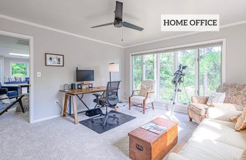 White Stone House | Family Getaway w Dock Kayaks Firepit & More