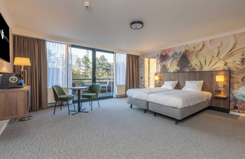 Exloo Hotel | Family Getaway with Indoor Pool — Hiking Trails and Complimentary Parking