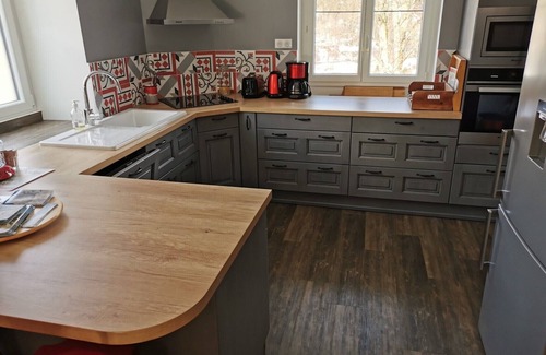 Lelex Apartment | Family gite in the mountains (75m2). In the heart of the village and at the foot of the slopes, Jura