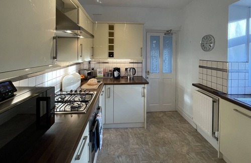 Slyne House | Family & Group 4 Bedrooms Parking Luxurious