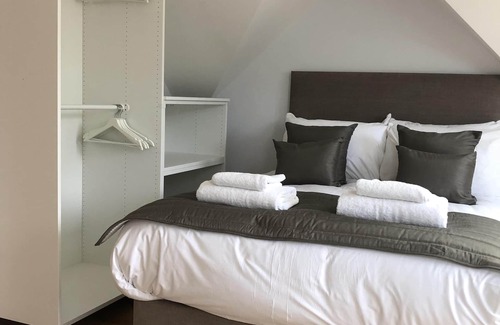 Woolbeding Apartment | Family/ Group En- suite apartment