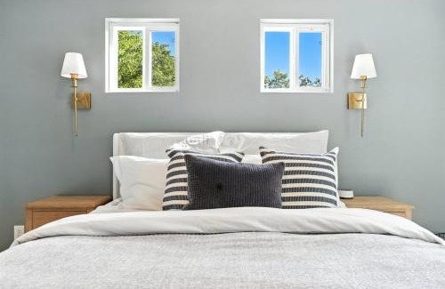 Montopolis House | Family & Group-Friendly Luxe Home by Airport, ACL, Football Games & F1