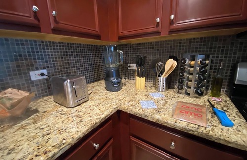 Irving Park House | Family, Groups - Convenient to Wrigley, Loop, Airport - Spacious 2200 Sq Ft