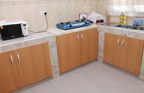 Teshie House | Family Guesthouse close to the beach and Junction Mall in Sakumono, Tema/Accra.