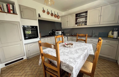 Saint-Martin-sur-Oust House | Family home on the banks of the Nantes-Brest canal