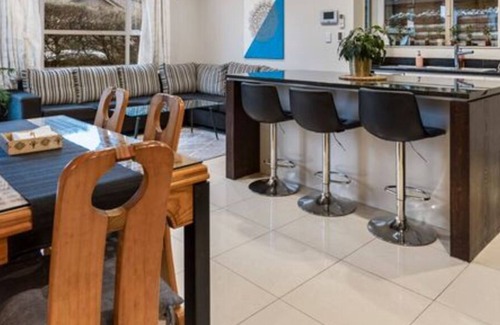 Flat Bush House | Family Holiday Home - Auckland