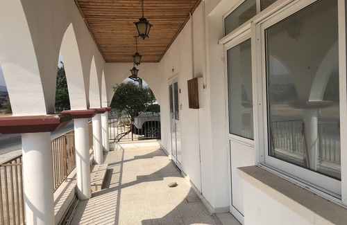 Moni House | Family holiday home.