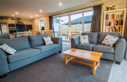Lower Shotover House | Family Holiday Home - Entire House