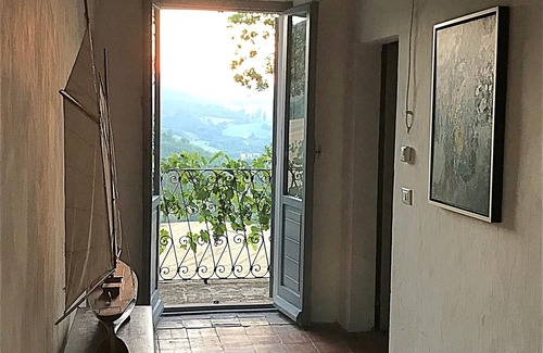 Pergola House | Family holiday home with great view, heated pool and pizza oven