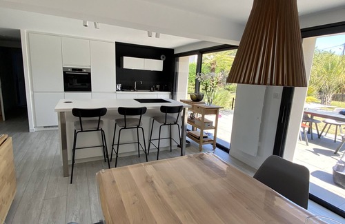Les Moutiers-en-Retz House | Family home near the sea - heated swimming pool, trampoline, exotic garden.