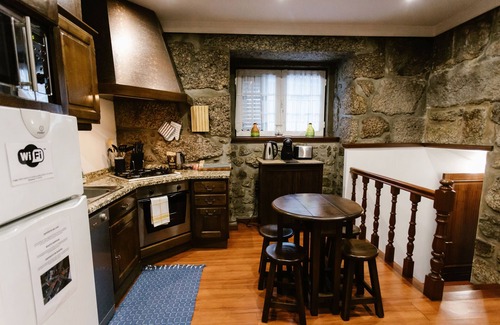 Creixomil House | Family home 3 min. from the center with garage, wifi, air conditioning, etc.