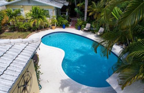 Victoria Park House | Family Home 2BR Heated Pool, Victoria Park