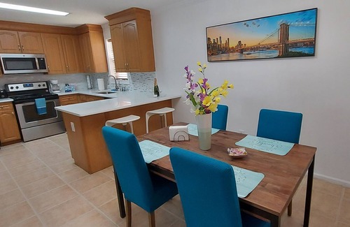 Riviera Beach House | Family Home 3 Bed 2 Bath