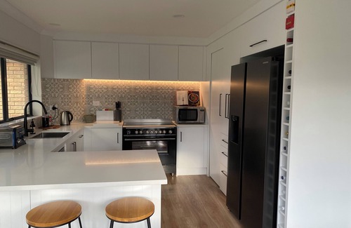 Papamoa Beach House | Family home 400m from beach