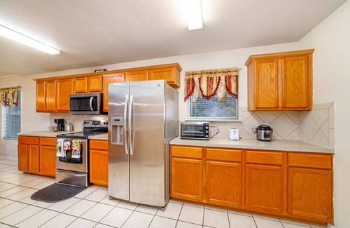 Temple House | Family Home 4BR w/Bonus Room – Walk to Park