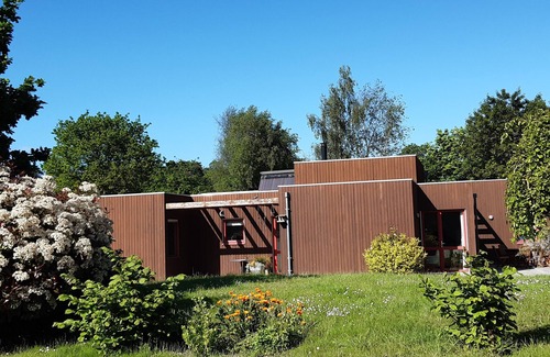 Hillion House | Family home 5 minutes from the sea with a large garden