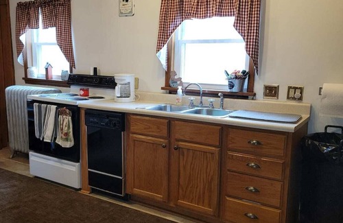 Garrett House | Family Home,6BR,sleeps14, nearby 2 biketrails.