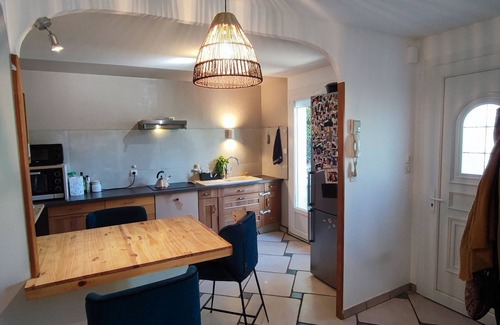 Saze House | Family home between country and town