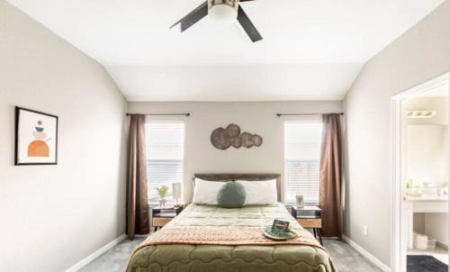 Southeast Arlington House | Family Home close to AT&T Stadium w Game Room and Large Patio