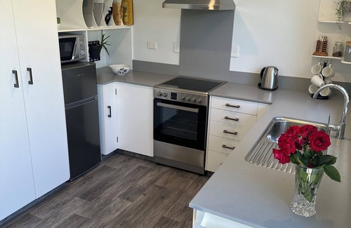 Alexandra House | Family Home close to town. wifi-linen included