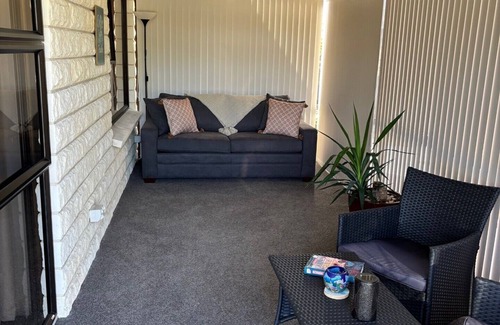 Alexandra House | Family Home close to town. wifi-linen included