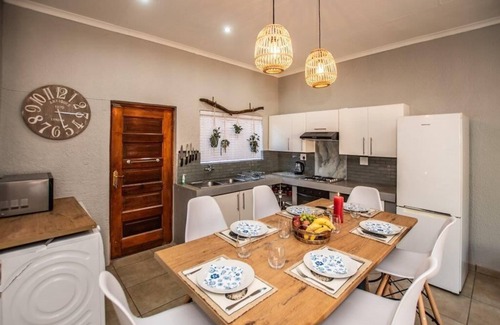 Nelspruit House | Family Home close to KrugerPark. Peacefull, safe and comfortable