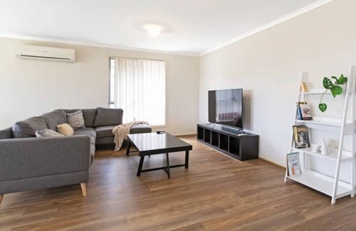 Elizabeth Downs House | Family home fit for a fiesta