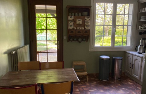 Huisseau-sur-Mauves House | Family home, its park and streams, on the route des Châteaux