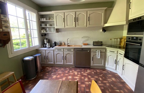 Huisseau-sur-Mauves House | Family home, its park and streams, on the route des Châteaux