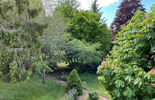 Huisseau-sur-Mauves House | Family home, its park and streams, on the route des Châteaux