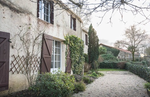 Moutiers-sur-le-Lay House | Family home by the river, peace and quiet guaranteed!