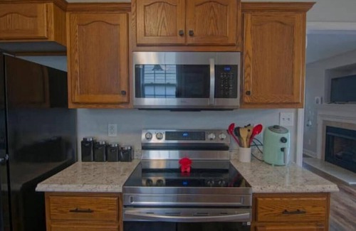 Fayetteville House | Family home/Free Parking!