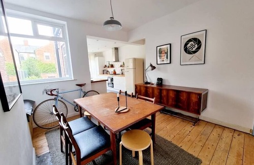Chorlton-cum-Hardy House | Family Home In Chorlton by City SuperHost