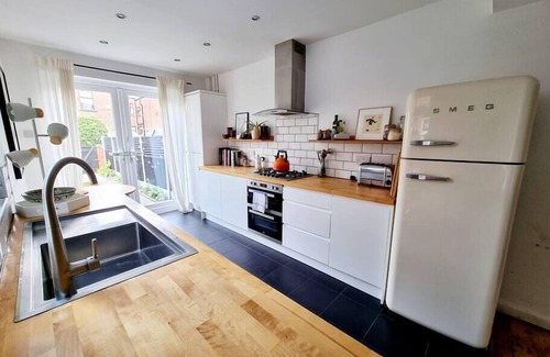 Chorlton-cum-Hardy House | Family Home In Chorlton by City SuperHost