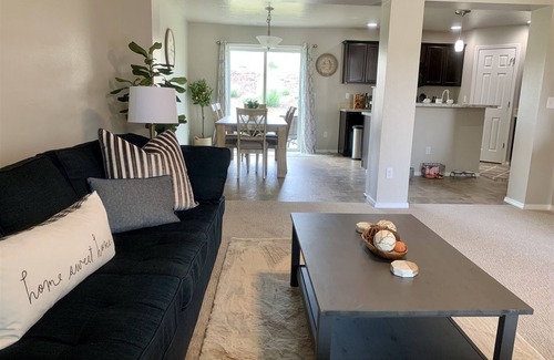 Star House | Family Home Great For Gatherings + Office